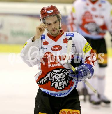 Eishockey CHL. Carinthian Hockey League. Tarco Woelfe gegen UEC Lienz. Kevin Veider (Lienz). Klagenfurt, am 22.12.2012.
Foto: Kuess
---
pressefotos, pressefotografie, kuess, qs, qspictures, sport, bild, bilder, bilddatenbank