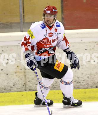 Eishockey CHL. Carinthian Hockey League. Tarco Woelfe gegen UEC Lienz. Thomas Pfeffer (Lienz). Klagenfurt, am 22.12.2012.
Foto: Kuess
---
pressefotos, pressefotografie, kuess, qs, qspictures, sport, bild, bilder, bilddatenbank