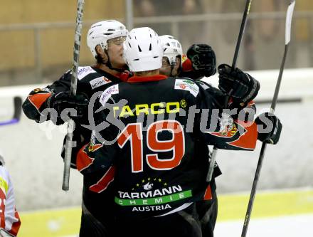 Eishockey CHL. Carinthian Hockey League. Tarco Woelfe gegen UEC Lienz. Torjubel Tarco. Klagenfurt, am 22.12.2012.
Foto: Kuess
---
pressefotos, pressefotografie, kuess, qs, qspictures, sport, bild, bilder, bilddatenbank