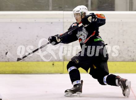 Eishockey CHL. Carinthian Hockey League. Tarco Woelfe gegen UEC Lienz. Julian Wassertheurer (Tarco). Klagenfurt, am 22.12.2012.
Foto: Kuess
---
pressefotos, pressefotografie, kuess, qs, qspictures, sport, bild, bilder, bilddatenbank