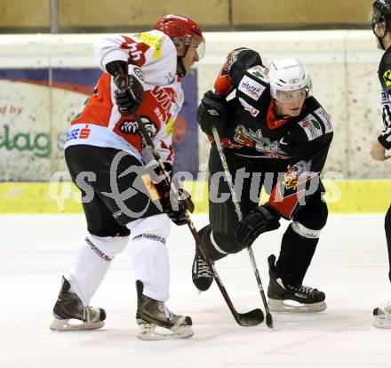 Eishockey CHL. Carinthian Hockey League. Tarco Woelfe gegen UEC Lienz. Nick Kompain,  (Tarco), Libor Pavlis (Lienz). Klagenfurt, am 22.12.2012.
Foto: Kuess
---
pressefotos, pressefotografie, kuess, qs, qspictures, sport, bild, bilder, bilddatenbank