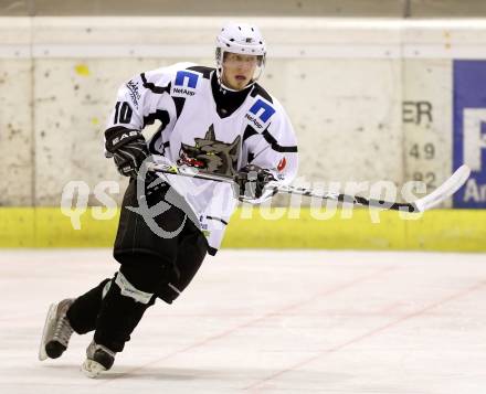 Eishockey NAHL. Tarco Woelfe gegen Weiz. Christof Grezko (Tarco). Klagenfurt, am 22.12.2012.
Foto: Kuess
---
pressefotos, pressefotografie, kuess, qs, qspictures, sport, bild, bilder, bilddatenbank