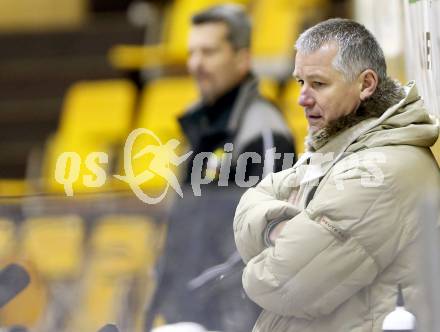 Eishockey NAHL. Tarco Woelfe gegen Weiz. Trainer Hans Sulzer (Tarco). Klagenfurt, am 22.12.2012.
Foto: Kuess
---
pressefotos, pressefotografie, kuess, qs, qspictures, sport, bild, bilder, bilddatenbank