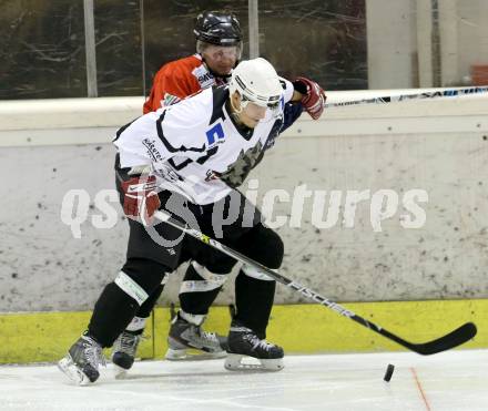 Eishockey NAHL. Tarco Woelfe gegen Weiz. Patrick Witzany (Tarco),  Jurica Bednjanec (Weiz). Klagenfurt, am 22.12.2012.
Foto: Kuess
---
pressefotos, pressefotografie, kuess, qs, qspictures, sport, bild, bilder, bilddatenbank