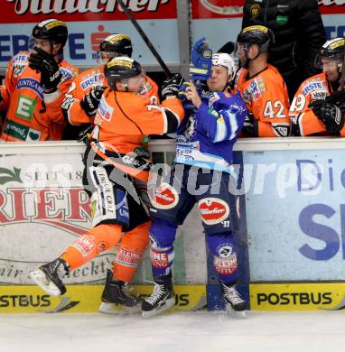 EBEL. Eishockey Bundesliga. EC VSV gegen Moser Medical Graz 99ers.  PUSA Antti (VSV), LABELLE Olivier (Graz). Villach, am 23.12.2012.
Foto: Kuess 


---
pressefotos, pressefotografie, kuess, qs, qspictures, sport, bild, bilder, bilddatenbank