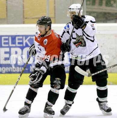 Eishockey NAHL. Tarco Woelfe gegen Weiz. Harald Ofner, (Tarco), Patrick Ortner (Weiz). Klagenfurt, am 22.12.2012.
Foto: Kuess
---
pressefotos, pressefotografie, kuess, qs, qspictures, sport, bild, bilder, bilddatenbank