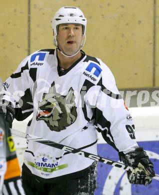 Eishockey NAHL. Tarco Woelfe gegen Weiz. Ryan Foster (Tarco). Klagenfurt, am 22.12.2012.
Foto: Kuess
---
pressefotos, pressefotografie, kuess, qs, qspictures, sport, bild, bilder, bilddatenbank