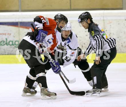 Eishockey NAHL. Tarco Woelfe gegen Weiz. Ryan Foster, (Tarco), Gerald Marchl  (Weiz). Klagenfurt, am 22.12.2012.
Foto: Kuess
---
pressefotos, pressefotografie, kuess, qs, qspictures, sport, bild, bilder, bilddatenbank