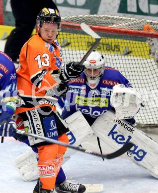 EBEL. Eishockey Bundesliga. EC VSV gegen Moser Medical Graz 99ers.  LAMOUREUX Jean Philippe (VSV), LABELLE Olivier  (Graz). Villach, am 23.12.2012.
Foto: Kuess 


---
pressefotos, pressefotografie, kuess, qs, qspictures, sport, bild, bilder, bilddatenbank