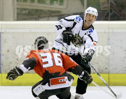 Eishockey NAHL. Tarco Woelfe gegen Weiz. Ryan Foster, (Tarco), Christoph Haas (Weiz). Klagenfurt, am 22.12.2012.
Foto: Kuess
---
pressefotos, pressefotografie, kuess, qs, qspictures, sport, bild, bilder, bilddatenbank