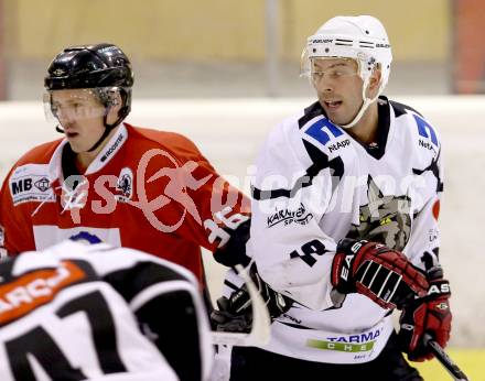 Eishockey NAHL. Tarco Woelfe gegen Weiz. Manuel Ferrara, (Tarco), Christoph Haas (Weiz). Klagenfurt, am 22.12.2012.
Foto: Kuess
---
pressefotos, pressefotografie, kuess, qs, qspictures, sport, bild, bilder, bilddatenbank