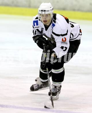 Eishockey NAHL. Tarco Woelfe gegen Weiz. Harald Ofner (Tarco). Klagenfurt, am 22.12.2012.
Foto: Kuess
---
pressefotos, pressefotografie, kuess, qs, qspictures, sport, bild, bilder, bilddatenbank