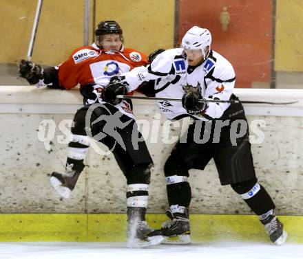 Eishockey NAHL. Tarco Woelfe gegen Weiz. Christoph Ibounig, (Tarco), Christoph Haas  (Weiz). . Klagenfurt, am 22.12.2012.
Foto: Kuess
---
pressefotos, pressefotografie, kuess, qs, qspictures, sport, bild, bilder, bilddatenbank