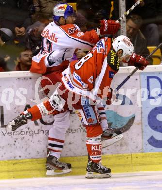 EBEL. Eishockey Bundesliga. EC KAC gegen EC Red Bull Salzburg.  Thomas Koch,  (KAC), Ryan Glenn (Salzburg). Klagenfurt, am 26.12.2012.
Foto: Kuess 


---
pressefotos, pressefotografie, kuess, qs, qspictures, sport, bild, bilder, bilddatenbank