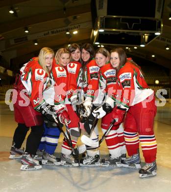 Frauen Eishockey. DEC Dragons Klagenfurt. Vanessa Steiner, Nicole Weiss, Tanja Kurath, Caroline Oberleitner, Michaela Kreutz, Johanna Jessenitschnigg. KLagenfurt, am 28.12.2012.
Foto: Kuess
---
pressefotos, pressefotografie, kuess, qs, qspictures, sport, bild, bilder, bilddatenbank