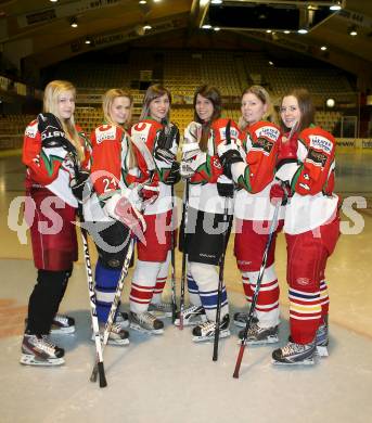 Frauen Eishockey. DEC Dragons Klagenfurt. Vanessa Steiner, Nicole Weiss, Tanja Kurath, Caroline Oberleitner, Michaela Kreutz, Johanna Jessenitschnigg. KLagenfurt, am 28.12.2012.
Foto: Kuess
---
pressefotos, pressefotografie, kuess, qs, qspictures, sport, bild, bilder, bilddatenbank