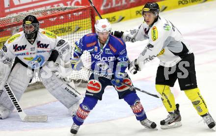 EBEL. Eishockey Bundesliga. EC VSV gegen Dornbirner Eishockey Club.  Marco Pewal, (VSV), Jonathan D Aversa, Patrick Desrochers  (Dornbirn). Villach, am 28.12.2012.
Foto: Kuess 


---
pressefotos, pressefotografie, kuess, qs, qspictures, sport, bild, bilder, bilddatenbank