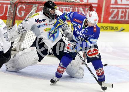 EBEL. Eishockey Bundesliga. EC VSV gegen Dornbirner Eishockey Club.  Marco Pewal,  (VSV), Patrick Desrochers (Dornbirn). Villach, am 28.12.2012.
Foto: Kuess 


---
pressefotos, pressefotografie, kuess, qs, qspictures, sport, bild, bilder, bilddatenbank