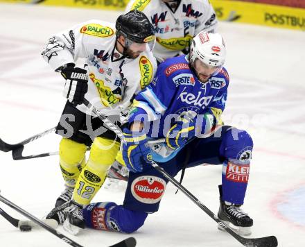 EBEL. Eishockey Bundesliga. EC VSV gegen Dornbirner Eishockey Club.  Scott Hotham, (VSV), Nicolas Petrik (Dornbirn). Villach, am 28.12.2012.
Foto: Kuess 


---
pressefotos, pressefotografie, kuess, qs, qspictures, sport, bild, bilder, bilddatenbank