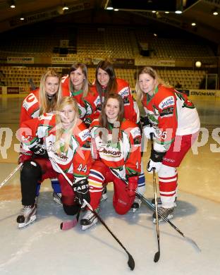 Frauen Eishockey. DEC Dragons Klagenfurt. Nicole Weiss, Tanja Kurath, Caroline Oberleitner, Michaela Kreutz, Vanessa Steiner, Johanna Jessenitschnig. KLagenfurt, am 28.12.2012.
Foto: Kuess
---
pressefotos, pressefotografie, kuess, qs, qspictures, sport, bild, bilder, bilddatenbank