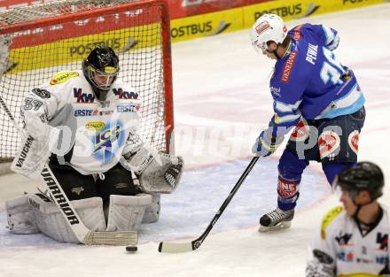 EBEL. Eishockey Bundesliga. EC VSV gegen Dornbirner Eishockey Club.  Marco Pewal,  (VSV), Patrick Desrochers (Dornbirn). Villach, am 28.12.2012.
Foto: Kuess 


---
pressefotos, pressefotografie, kuess, qs, qspictures, sport, bild, bilder, bilddatenbank