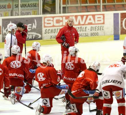 Eishockey. KAC. Training. Christer Olsson. Klagenfurt, 29.12.2012.
Foto: Kuess
---
pressefotos, pressefotografie, kuess, qs, qspictures, sport, bild, bilder, bilddatenbank