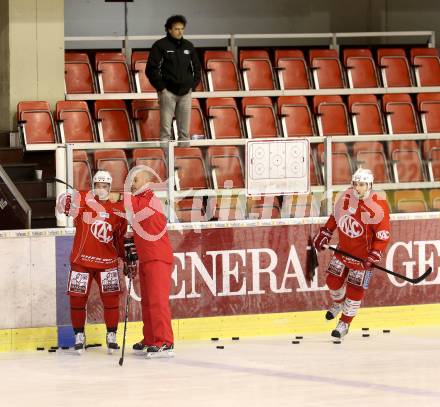 Eishockey. KAC. Training. Christer Olsson, Tomislav Zanoski, Klaus Resei, Spurgeon Tyler. Klagenfurt, 29.12.2012.
Foto: Kuess
---
pressefotos, pressefotografie, kuess, qs, qspictures, sport, bild, bilder, bilddatenbank