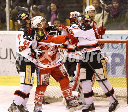 EBEL. Eishockey Bundesliga. EC KAC gegen HC Orli Znojmo.  John Lammers,  (KAC), Martin Planek, Henry Burke (Znojmo). Klagenfurt, am 30.12.2012.
Foto: Kuess 


---
pressefotos, pressefotografie, kuess, qs, qspictures, sport, bild, bilder, bilddatenbank