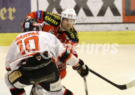 EBEL. Eishockey Bundesliga. EC KAC gegen HC Orli Znojmo. John Lammers,  (KAC), David Bartos  (Znojmo). Klagenfurt, am 30.12.2012.
Foto: Kuess 


---
pressefotos, pressefotografie, kuess, qs, qspictures, sport, bild, bilder, bilddatenbank