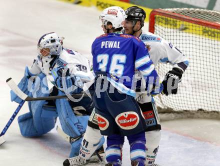 EBEL. Eishockey Bundesliga. EC VSV gegen SAPA Fehervar AV19. Marco Pewal, (VSV), Bence Balisz, Harlan Pratt  (Alba Volan). Villach, am 30.12.2012.
Foto: Kuess 


---
pressefotos, pressefotografie, kuess, qs, qspictures, sport, bild, bilder, bilddatenbank