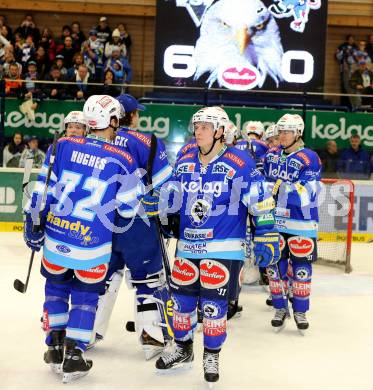 EBEL. Eishockey Bundesliga. EC VSV gegen SAPA Fehervar AV19. Jubel VSV. Villach, am 30.12.2012.
Foto: Kuess 


---
pressefotos, pressefotografie, kuess, qs, qspictures, sport, bild, bilder, bilddatenbank