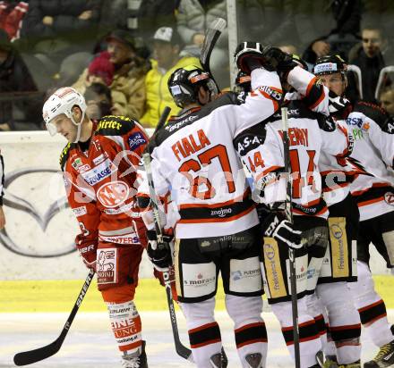 EBEL. Eishockey Bundesliga. EC KAC gegen HC Orli Znojmo. KIRISITS Johannes  (KAC),  Torjubel (Znojmo). Klagenfurt, am 30.12.2012.
Foto: Kuess 


---
pressefotos, pressefotografie, kuess, qs, qspictures, sport, bild, bilder, bilddatenbank