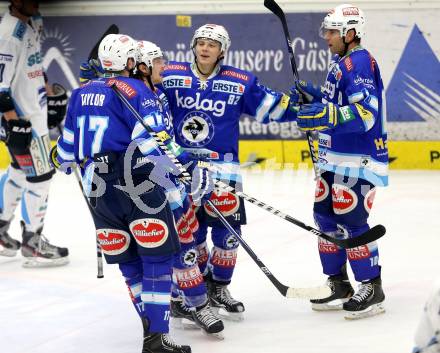 EBEL. Eishockey Bundesliga. EC VSV gegen SAPA Fehervar AV19. Jubel VSV. Villach, am 30.12.2012.
Foto: Kuess 


---
pressefotos, pressefotografie, kuess, qs, qspictures, sport, bild, bilder, bilddatenbank