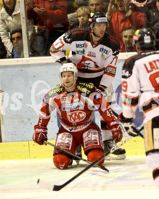 EBEL. Eishockey Bundesliga. EC KAC gegen HC Orli Znojmo.  Tomislav Zanoski,  (KAC), Kyle Wharton (Znojmo). Klagenfurt, am 30.12.2012.
Foto: Kuess 


---
pressefotos, pressefotografie, kuess, qs, qspictures, sport, bild, bilder, bilddatenbank