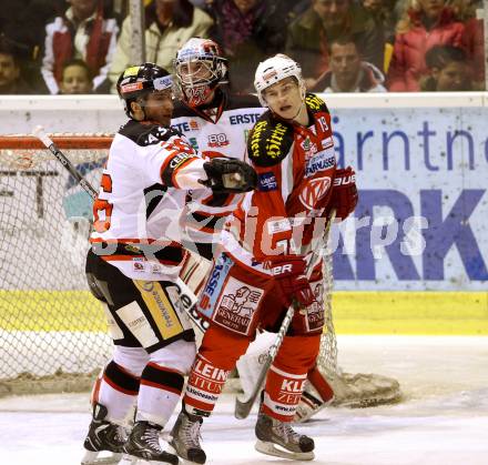 EBEL. Eishockey Bundesliga. EC KAC gegen HC Orli Znojmo.  Kevin Doell,  (KAC), Lubomir Stach (Znojmo). Klagenfurt, am 30.12.2012.
Foto: Kuess 


---
pressefotos, pressefotografie, kuess, qs, qspictures, sport, bild, bilder, bilddatenbank