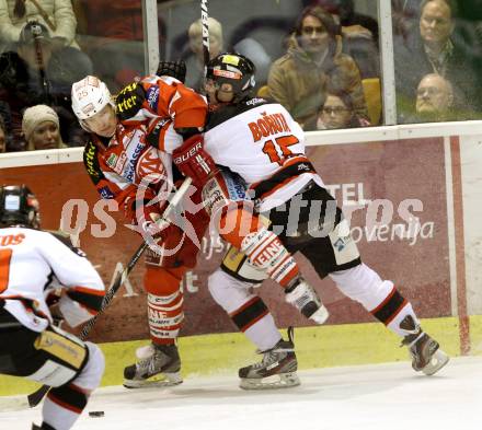 EBEL. Eishockey Bundesliga. EC KAC gegen HC Orli Znojmo.  Kirk Furey,  (KAC), Antonin Boruta (Znojmo). Klagenfurt, am 30.12.2012.
Foto: Kuess 


---
pressefotos, pressefotografie, kuess, qs, qspictures, sport, bild, bilder, bilddatenbank