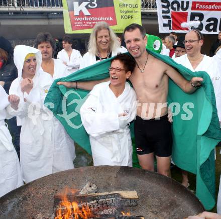 Neujahrsschwimmen. Velden, am 1.1.2013.
Foto: Kuess 
---
pressefotos, pressefotografie, kuess, qs, qspictures, sport, bild, bilder, bilddatenbank