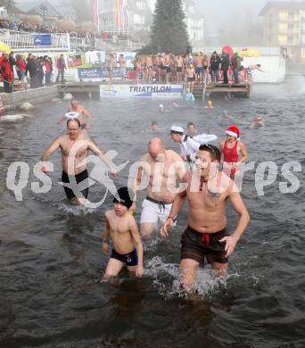 Neujahrsschwimmen.  Velden, am 1.1.2013.
Foto: Kuess 
---
pressefotos, pressefotografie, kuess, qs, qspictures, sport, bild, bilder, bilddatenbank