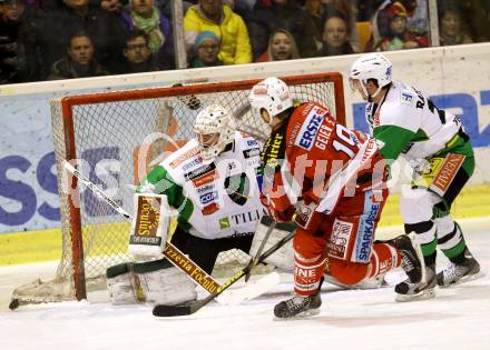 EBEL. Eishockey Bundesliga. EC KAC gegen HDD TELEMACH Olimpija Ljubljana.  Stephan Geier,  (KAC), Jerry Kuh, RATCHUK Michael (Laibach). Klagenfurt, am 1.1.2013.
Foto: Kuess 


---
pressefotos, pressefotografie, kuess, qs, qspictures, sport, bild, bilder, bilddatenbank