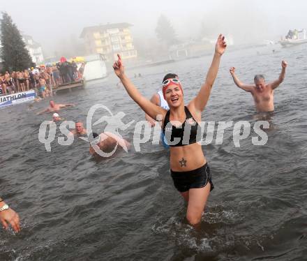 Neujahrsschwimmen. Sabine Trampitsch. Velden, am 1.1.2013.
Foto: Kuess 
---
pressefotos, pressefotografie, kuess, qs, qspictures, sport, bild, bilder, bilddatenbank