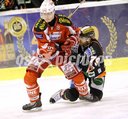 EBEL. Eishockey Bundesliga. EC KAC gegen Moser Medical Graz 99ers.   Stefan Geier,  (KAC), Mario Scalzo (Graz).. Klagenfurt, am 6.1.2013.
Foto: Kuess 


---
pressefotos, pressefotografie, kuess, qs, qspictures, sport, bild, bilder, bilddatenbank