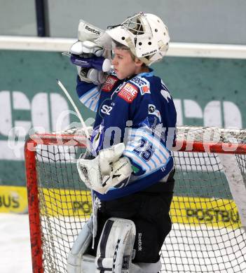 Eishockey. EBYSYL. VSV U20 gegen KAC U20. Lukas Herzog (VSV). Villach, 6.1.2013.
Foto: Kuess
---
pressefotos, pressefotografie, kuess, qs, qspictures, sport, bild, bilder, bilddatenbank