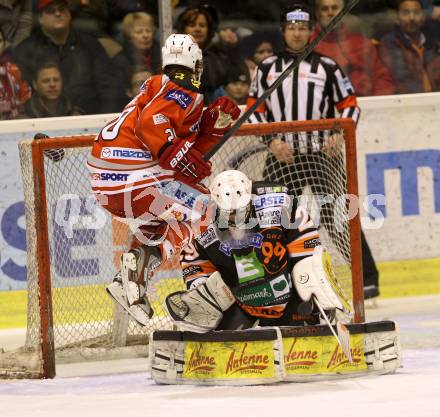 EBEL. Eishockey Bundesliga. EC KAC gegen Moser Medical Graz 99ers.   John Lammers,  (KAC), Frederic Cloutier (Graz). Klagenfurt, am 6.1.2013.
Foto: Kuess 


---
pressefotos, pressefotografie, kuess, qs, qspictures, sport, bild, bilder, bilddatenbank