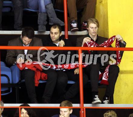 EBEL. Eishockey Bundesliga. EC KAC gegen Moser Medical Graz 99ers.   Sam Gagner, Andy Chiodo, Tyler Myers (KAC). Klagenfurt, am 6.1.2013.
Foto: Kuess 


---
pressefotos, pressefotografie, kuess, qs, qspictures, sport, bild, bilder, bilddatenbank