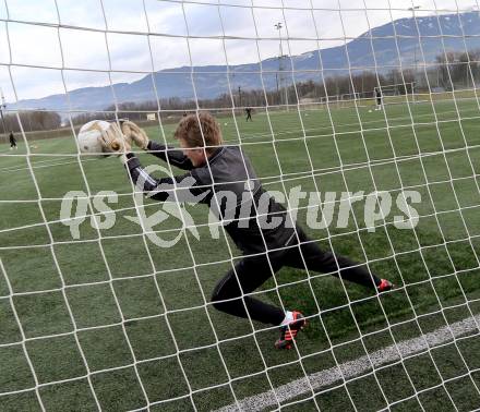 Fussball. Bundesliga. RZ Pellets WAC. Training.  Christian Dobnik. St. Andrae, 7.1.2013.
Foto: Kuess
---
pressefotos, pressefotografie, kuess, qs, qspictures, sport, bild, bilder, bilddatenbank