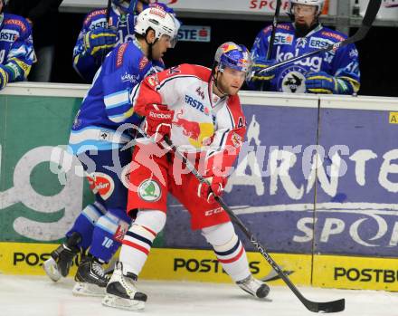 EBEL. Eishockey Bundesliga. EC VSV gegen EC Red Bull Salzburg. Derek Damon, (VSV), Robert Schremp  (Salzburg). Villach, am 11.1.2013.
Foto: Kuess 


---
pressefotos, pressefotografie, kuess, qs, qspictures, sport, bild, bilder, bilddatenbank