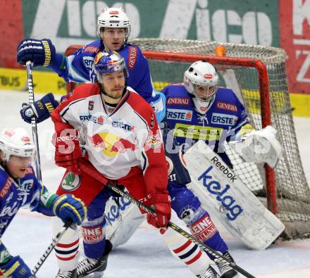 EBEL. Eishockey Bundesliga. EC VSV gegen EC Red Bull Salzburg. Mario Altmann, Jean Philippe Lamoureux, (VSV), Thomas Raffl  (Salzburg). Villach, am 11.1.2013.
Foto: Kuess 


---
pressefotos, pressefotografie, kuess, qs, qspictures, sport, bild, bilder, bilddatenbank