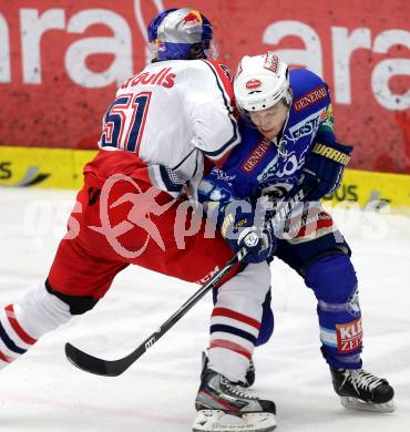 EBEL. Eishockey Bundesliga. EC VSV gegen EC Red Bull Salzburg. John Hughes,  (VSV), Matthias Trattnig (Salzburg). Villach, am 11.1.2013.
Foto: Kuess 


---
pressefotos, pressefotografie, kuess, qs, qspictures, sport, bild, bilder, bilddatenbank