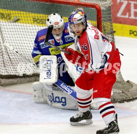 EBEL. Eishockey Bundesliga. EC VSV gegen EC Red Bull Salzburg. Jean Philippe Lamoureux,  (VSV), Ryan Duncan (Salzburg). Villach, am 11.1.2013.
Foto: Kuess 


---
pressefotos, pressefotografie, kuess, qs, qspictures, sport, bild, bilder, bilddatenbank