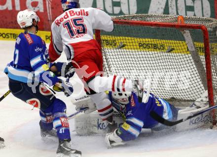 EBEL. Eishockey Bundesliga. EC VSV gegen EC Red Bull Salzburg. Mario Altmann, Jean Philippe Lamoureux,  (VSV), Manuel Latusa (Salzburg). Villach, am 11.1.2013.
Foto: Kuess 


---
pressefotos, pressefotografie, kuess, qs, qspictures, sport, bild, bilder, bilddatenbank